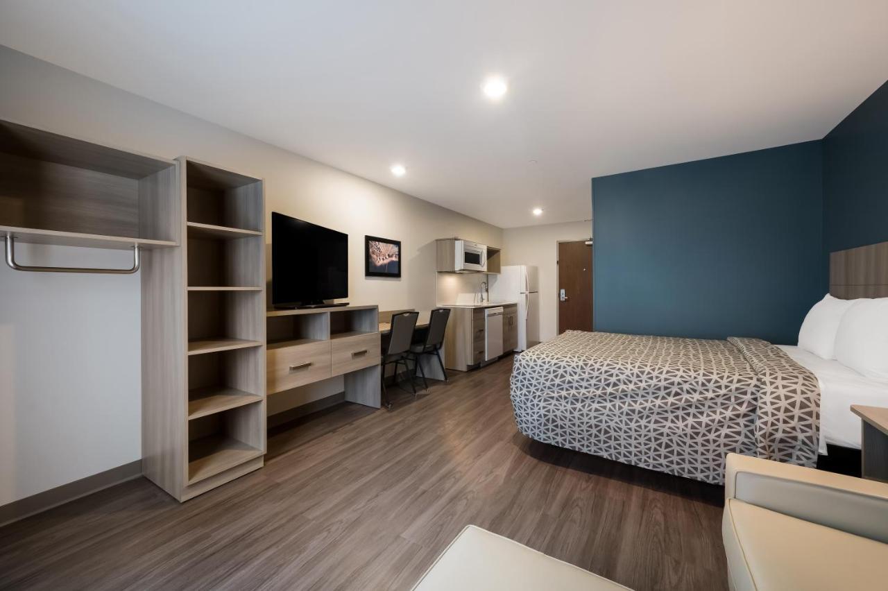 Woodspring - Area Hotel East Lansing